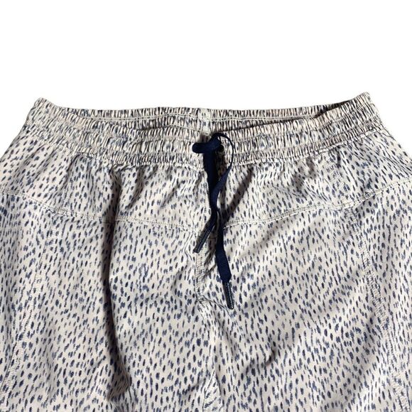 Lululemon step lively crop Dottie dash grain black 4 relaxed drawstring - Picture 9 of 12